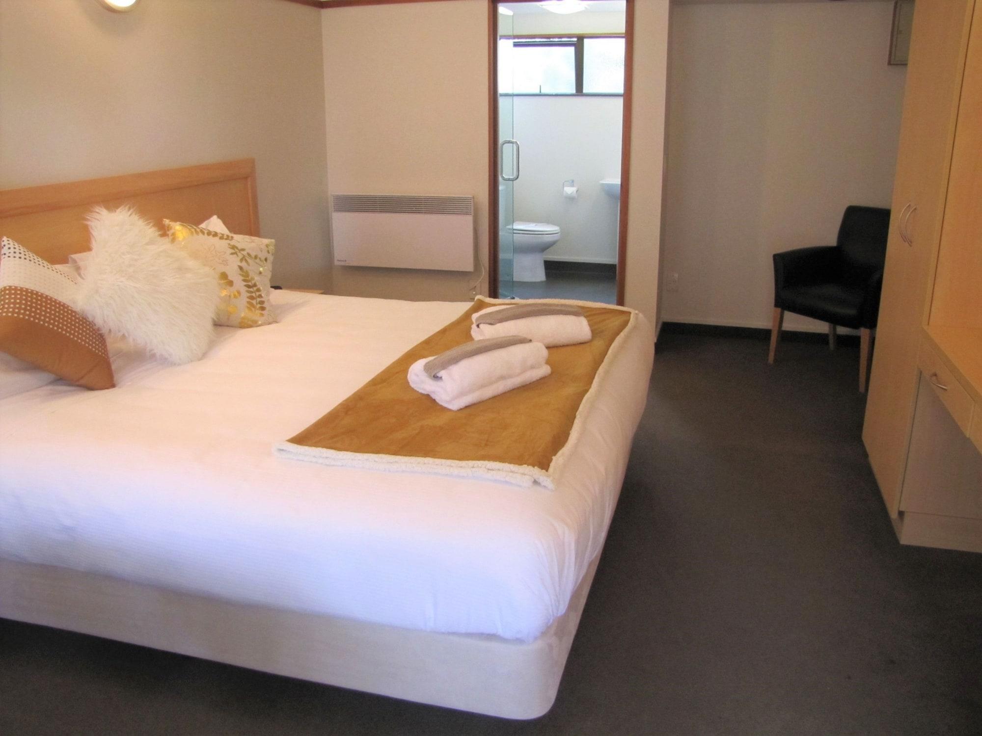 The Beachcomber Hotel 넬슨 외부 사진