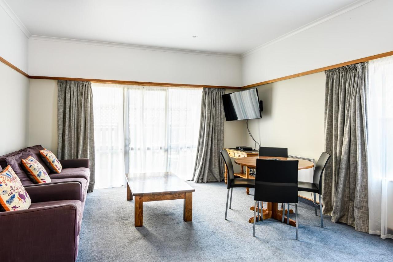 The Beachcomber Hotel 넬슨 외부 사진